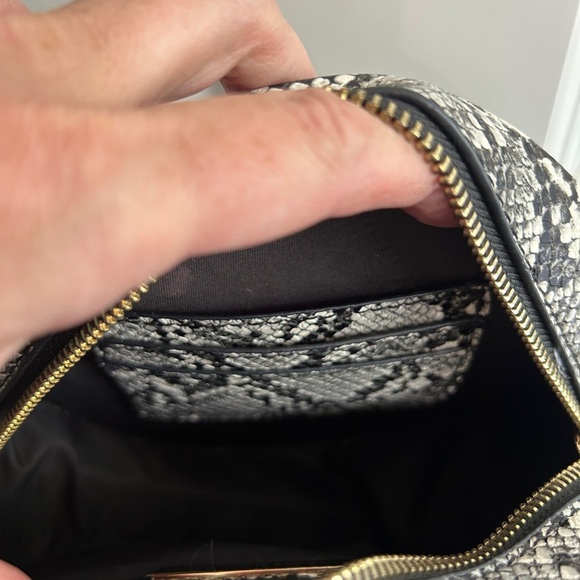 EUC Madison West Snakeskin Crossbody Bag. Round. Wristlet. Black, grey. - Picture 8 of 10